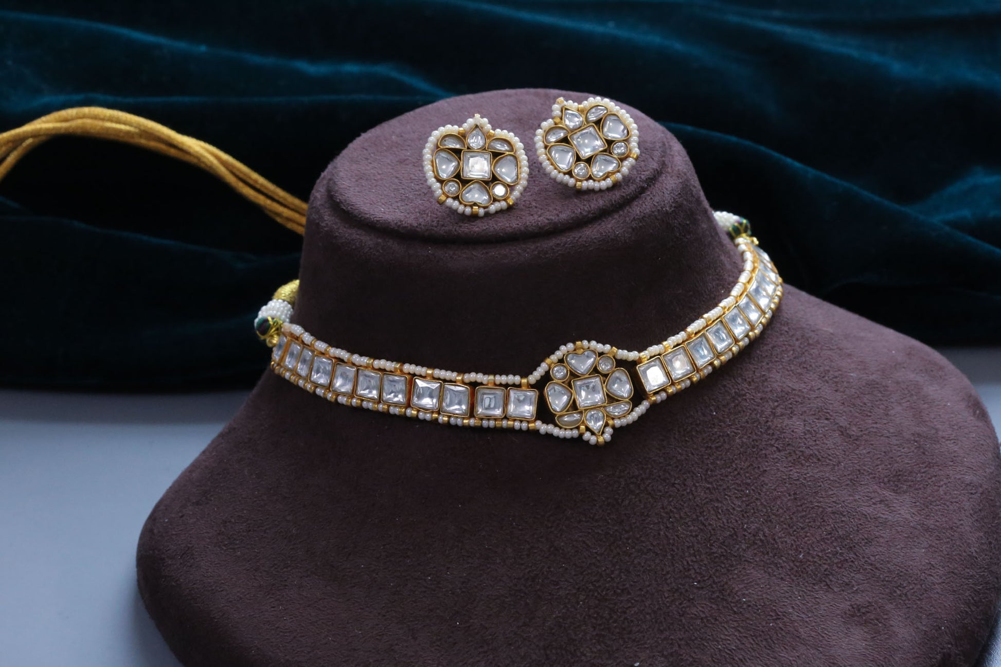 Anupma Jadau Kundan Choker Set