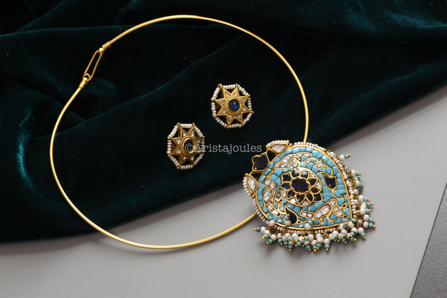 Takkar Kundan Pendant Hasli Set (Removable) - Turquoise