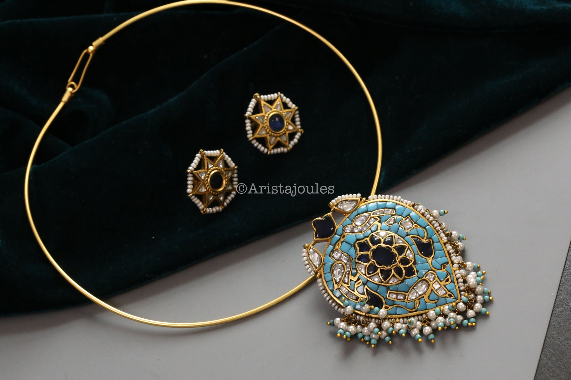 Takkar Kundan Pendant Hasli Set (Removable) - Turquoise