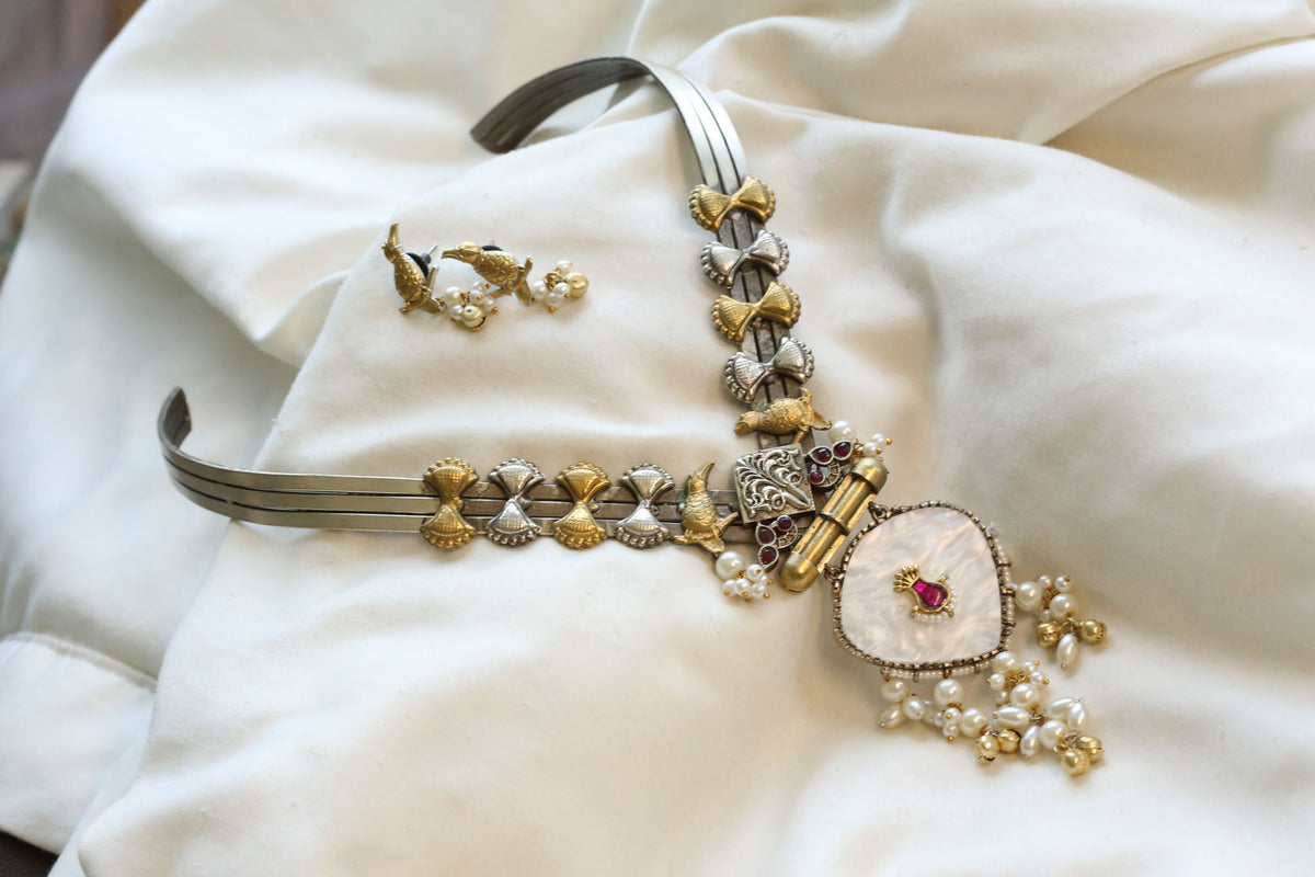 Fusion Kundan MOP Hasli Necklace Set