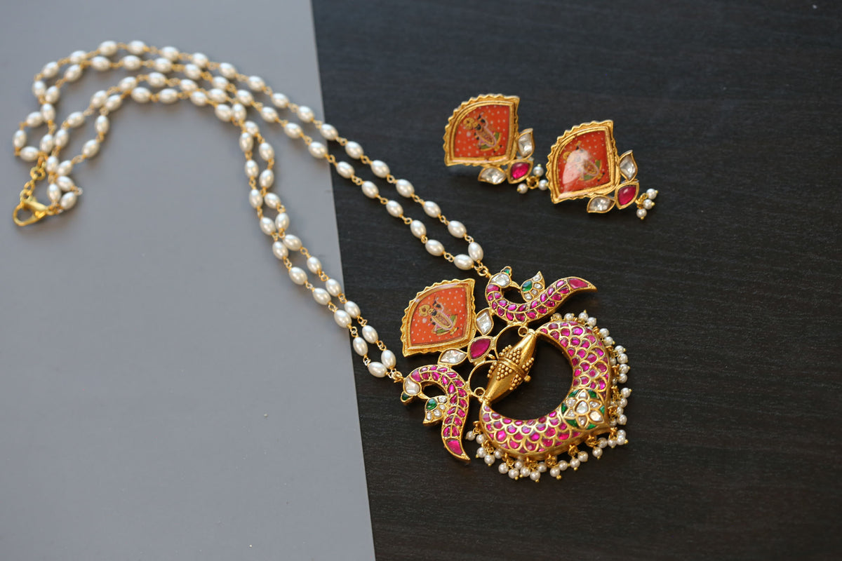 Srinathji Jadau Kundan Pendant Set
