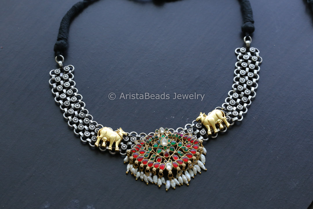 Silver Look Alike Necklace With Jadau Pendant