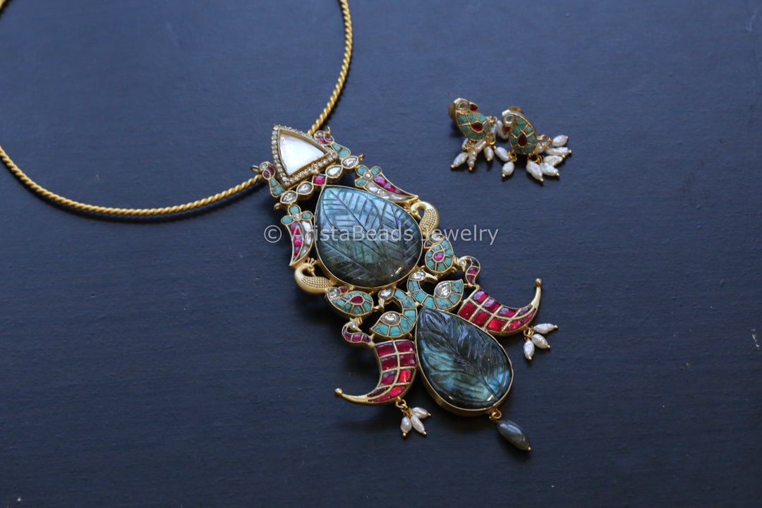 Next To Real Labradorite Pendant In Mala/ Hasli