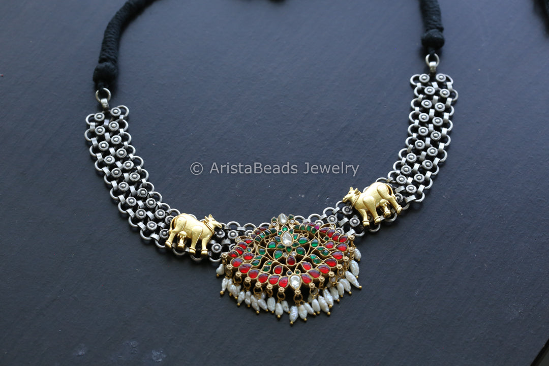 Silver Look Alike Necklace With Jadau Pendant