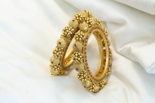 Antique Gold Pacheli Bangle Set (2.4 & 2.6 Openable)