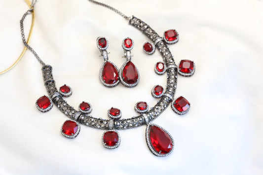 Contemporary Black Polish Red Necklace Set