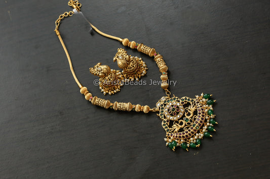 Kemp Stones Antique Gold Mayur Pendant Set