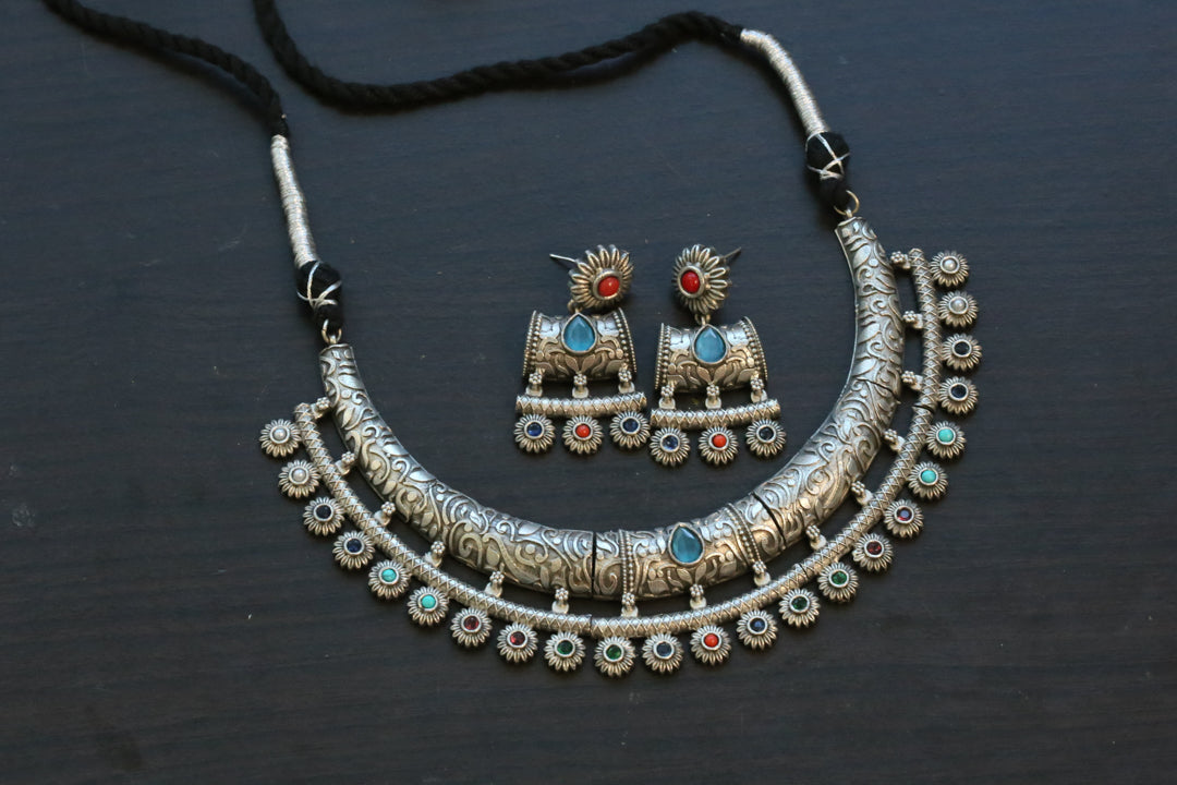 Multicolor Oxidized Hasli Necklace Set