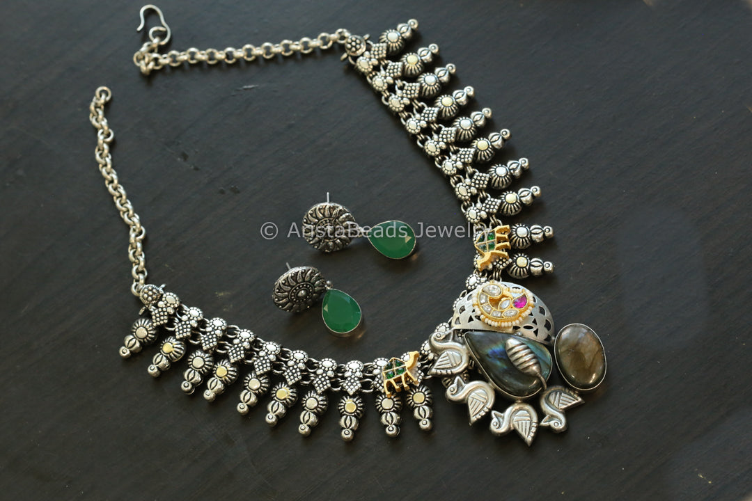 Oxidized Fusion Kundan & Labradorite Necklace Set