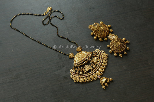 Black Bead Antique Gold Pendant Set