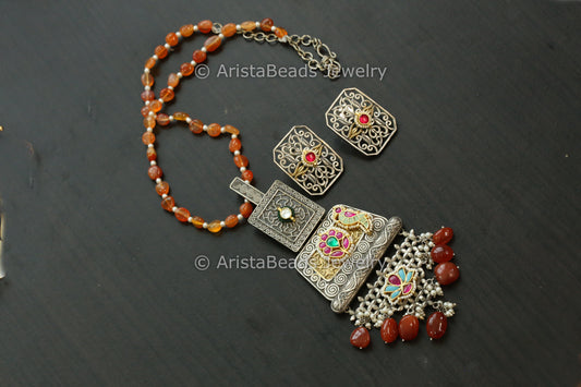 Fusion Kundan Pendant Set - Carnelian Beads