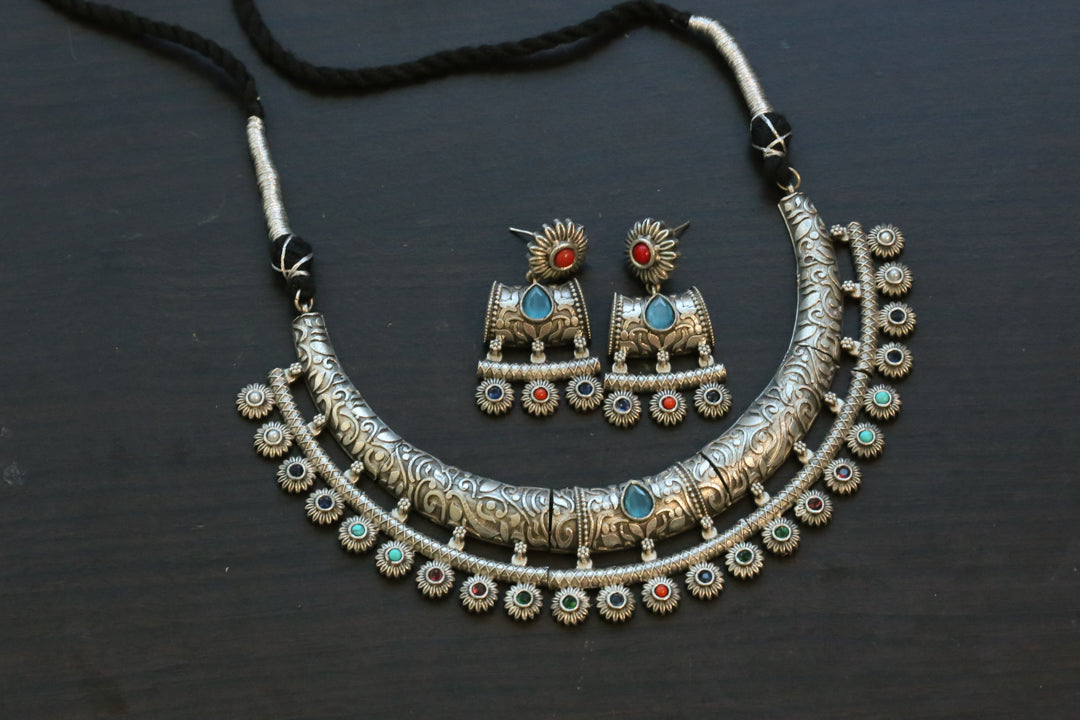 Multicolor Oxidized Hasli Necklace Set