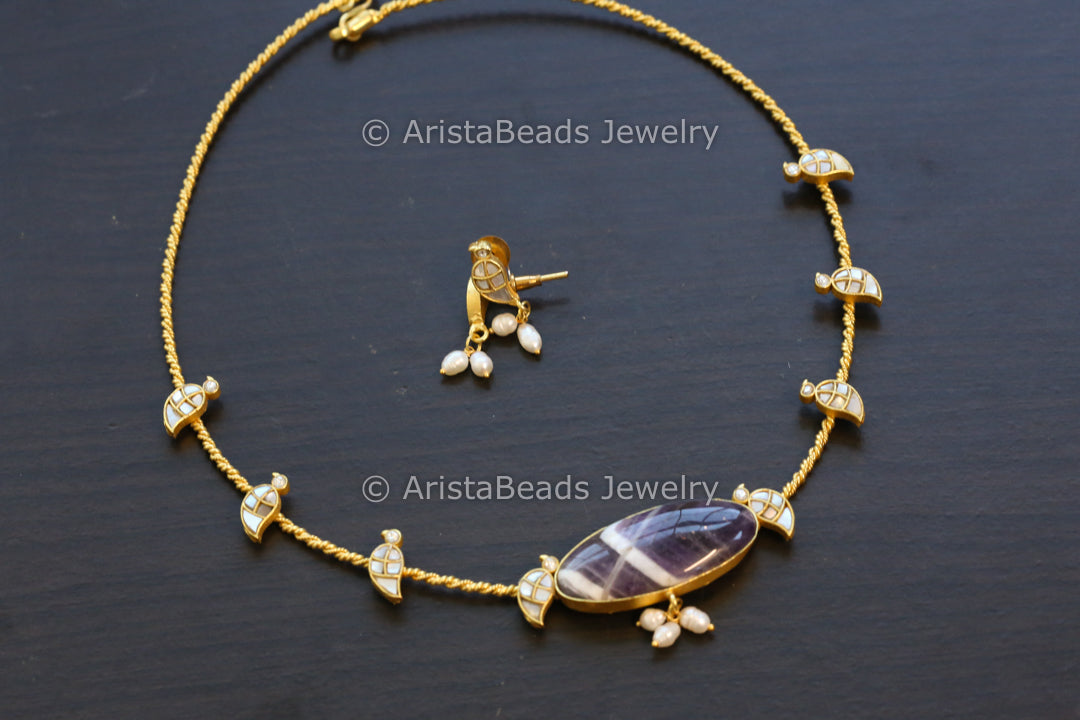 Dainty Amethyst & MOP Jadau Hasli Necklace