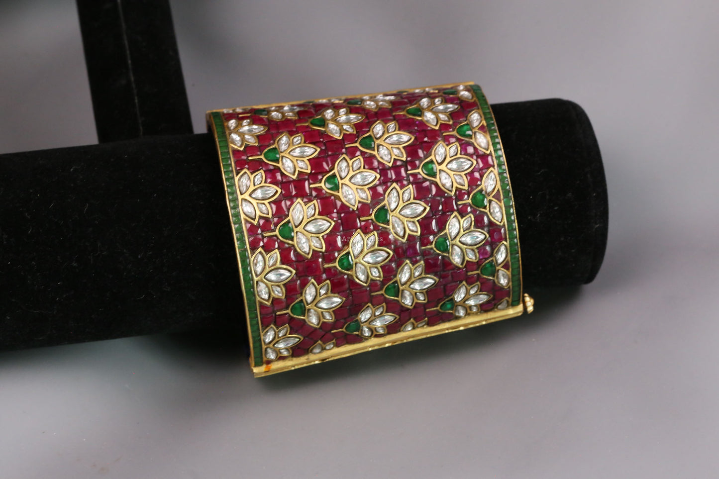 Yuvrani Designer Jadau Kundan Bangle (Openable)
