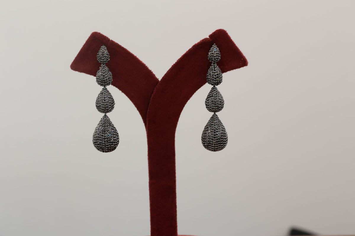Ishika Victorian Earrings - Black