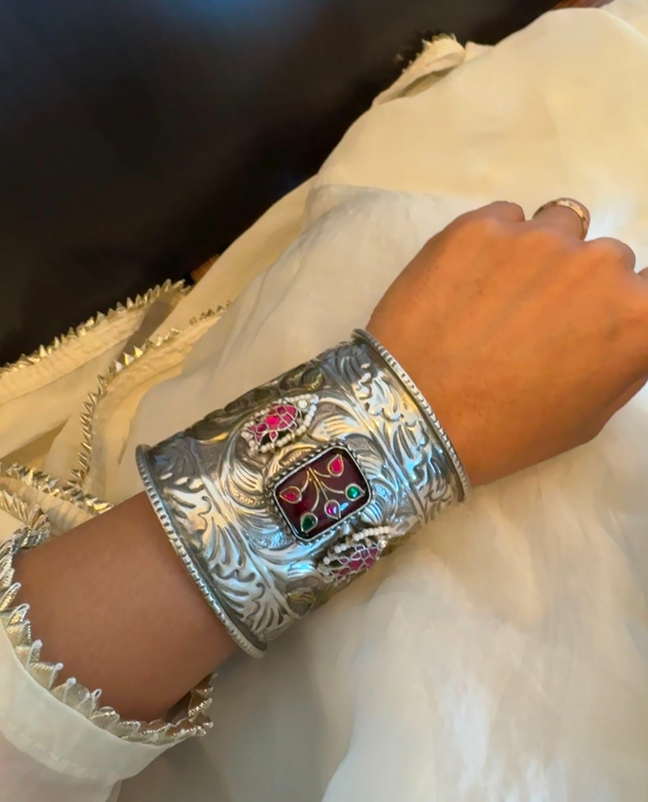 Matsya Dual Tone Jadau Fusion Bracelet (B101-22)