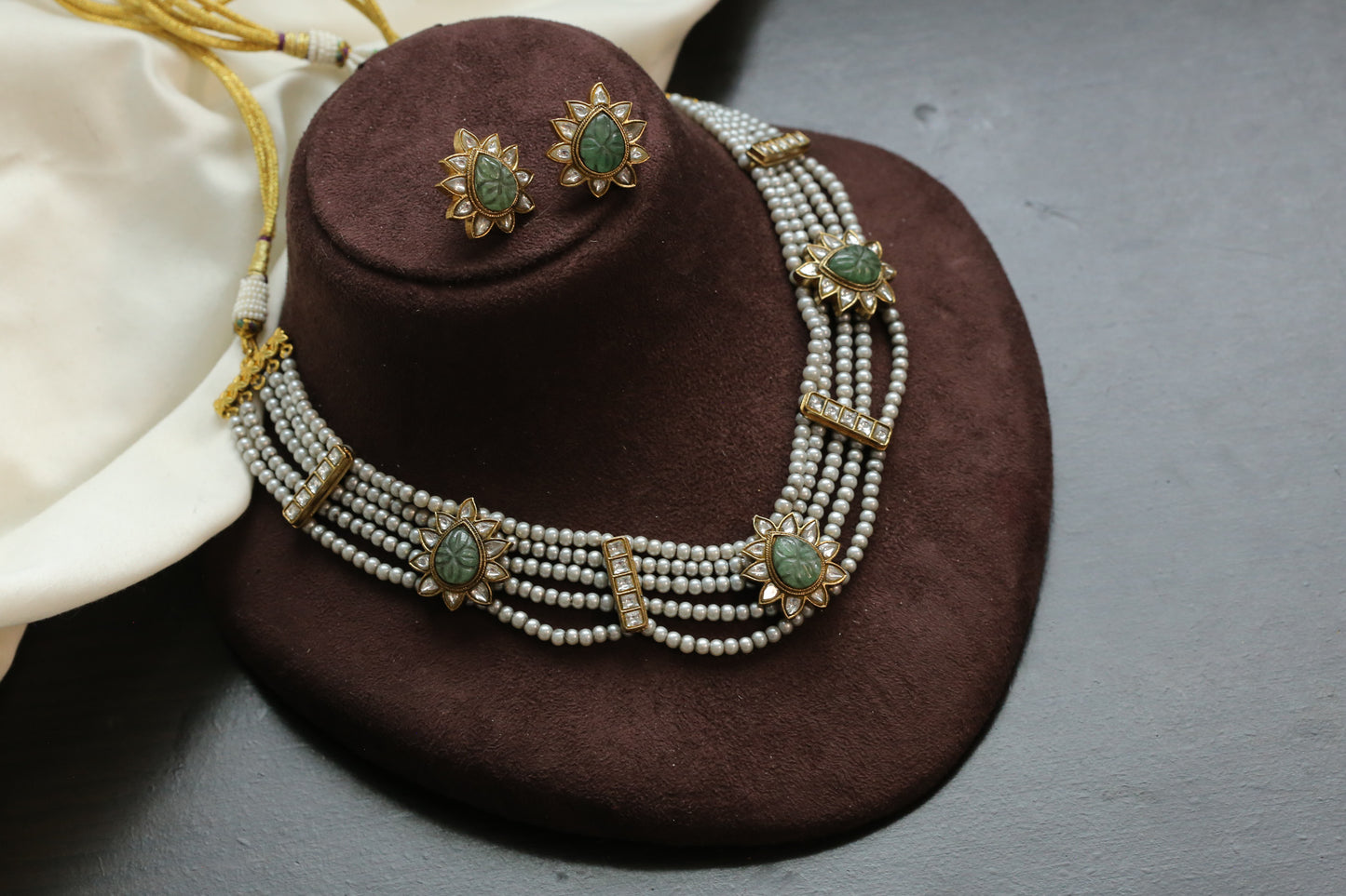 Carved Fluorite Kundan Jadau Necklace Set