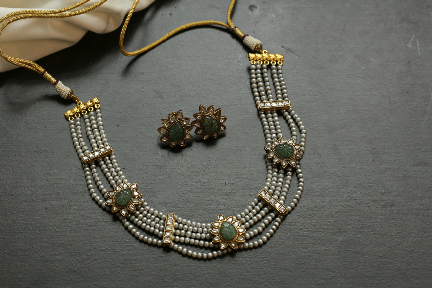 Carved Fluorite Kundan Jadau Necklace Set