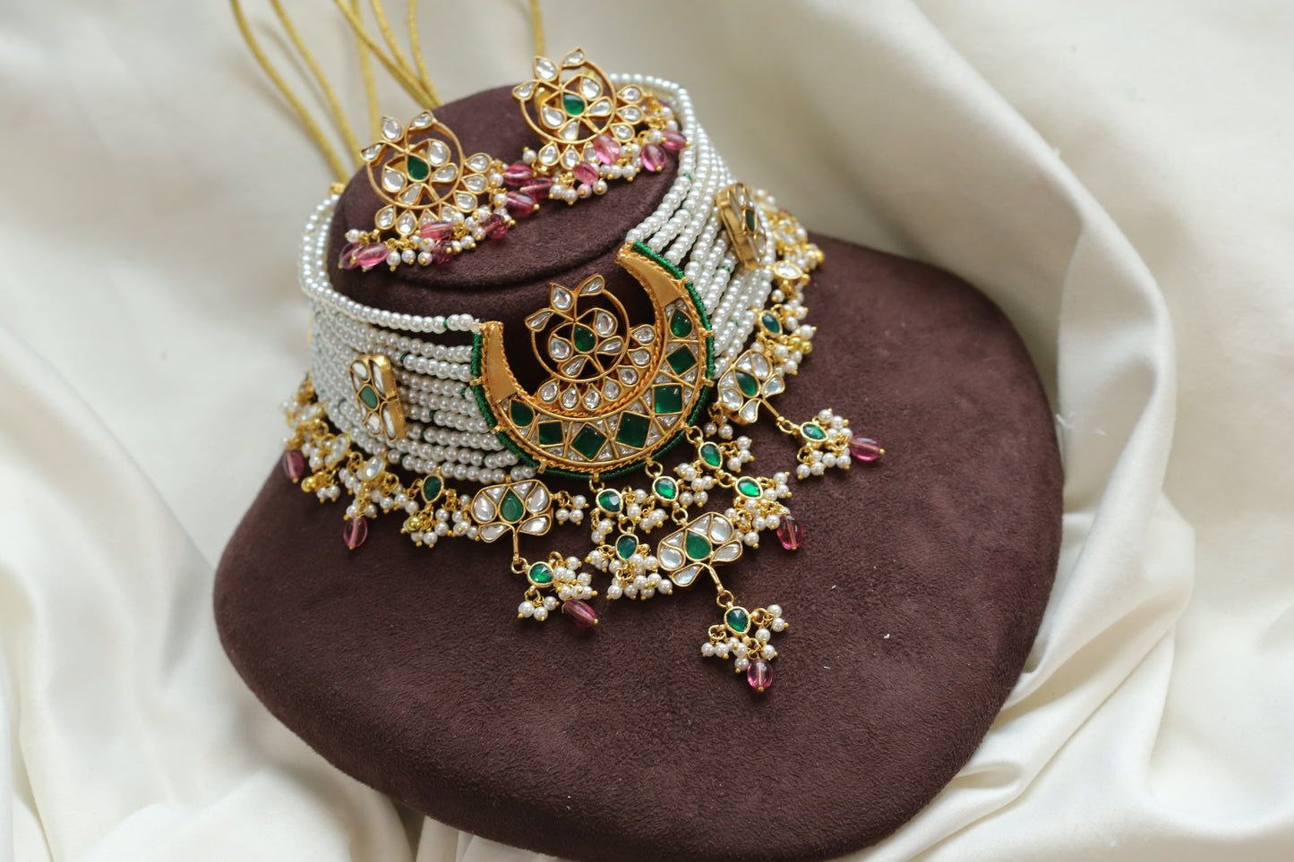 Jadau Kundan Chand Choker Set