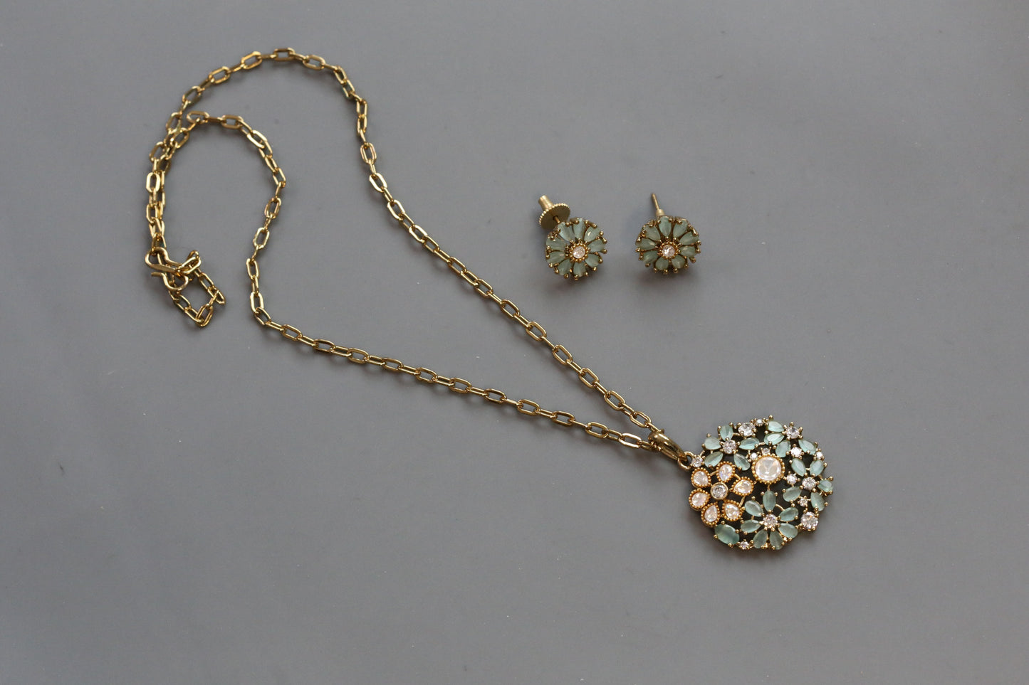 Nisha Dainty Mehndi Polish Pendant Set - Mint