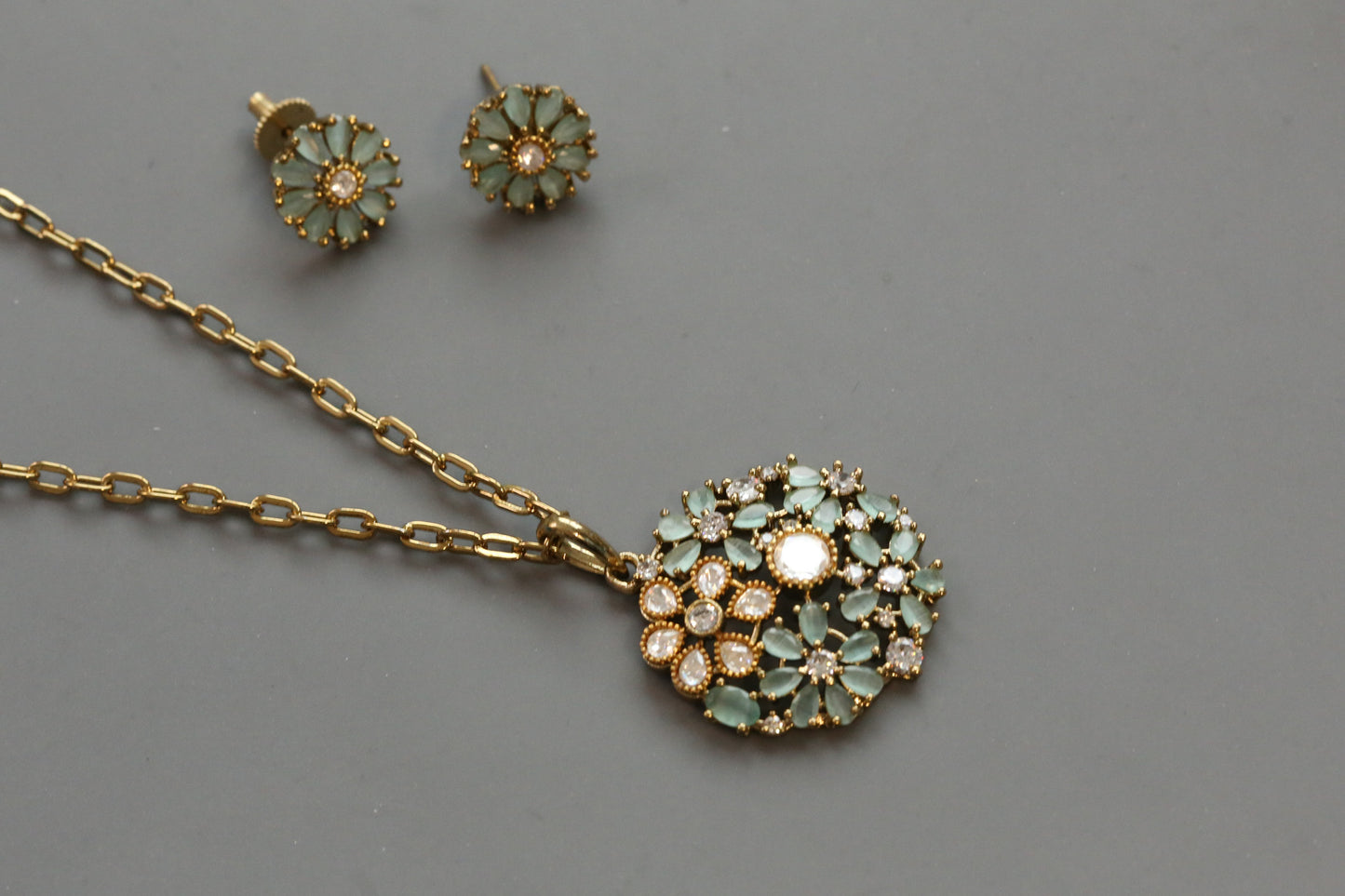 Nisha Dainty Mehndi Polish Pendant Set - Mint