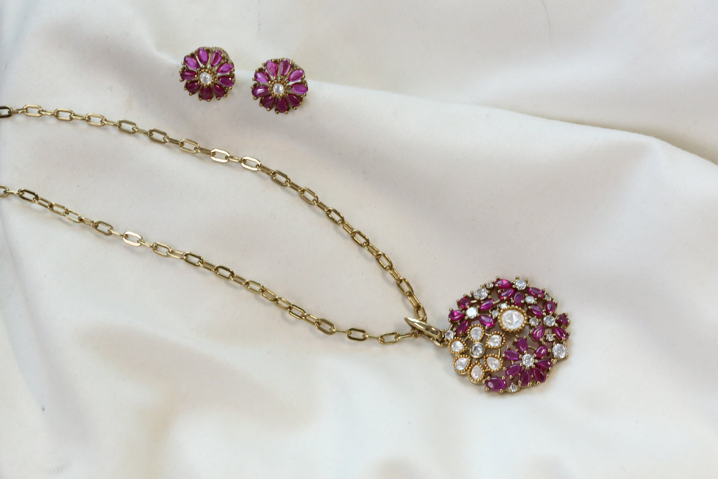 Nisha Dainty Mehndi Polish Pendant Set - Ruby