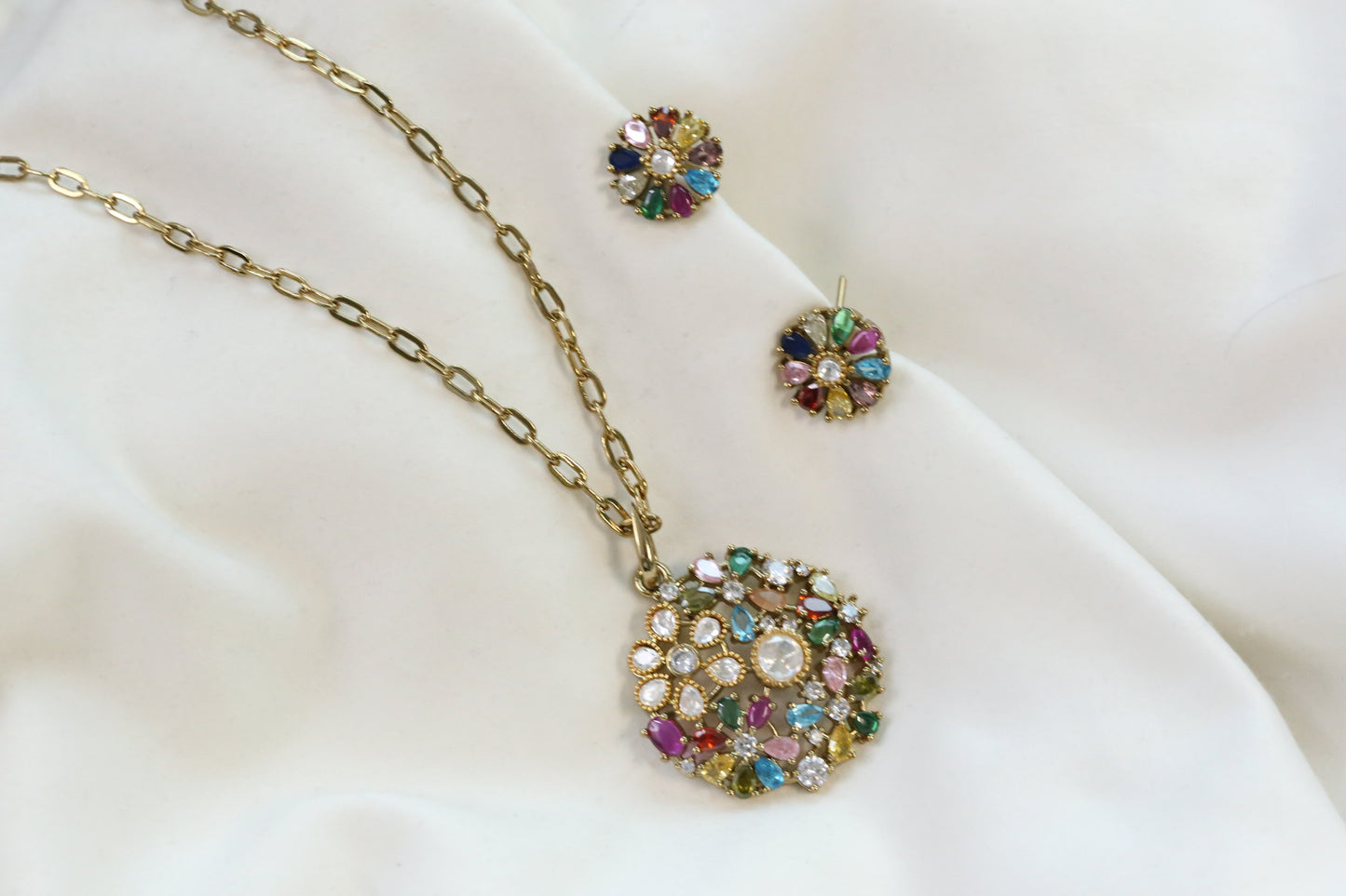 Nisha Dainty Mehndi Polish Pendant Set - Multi