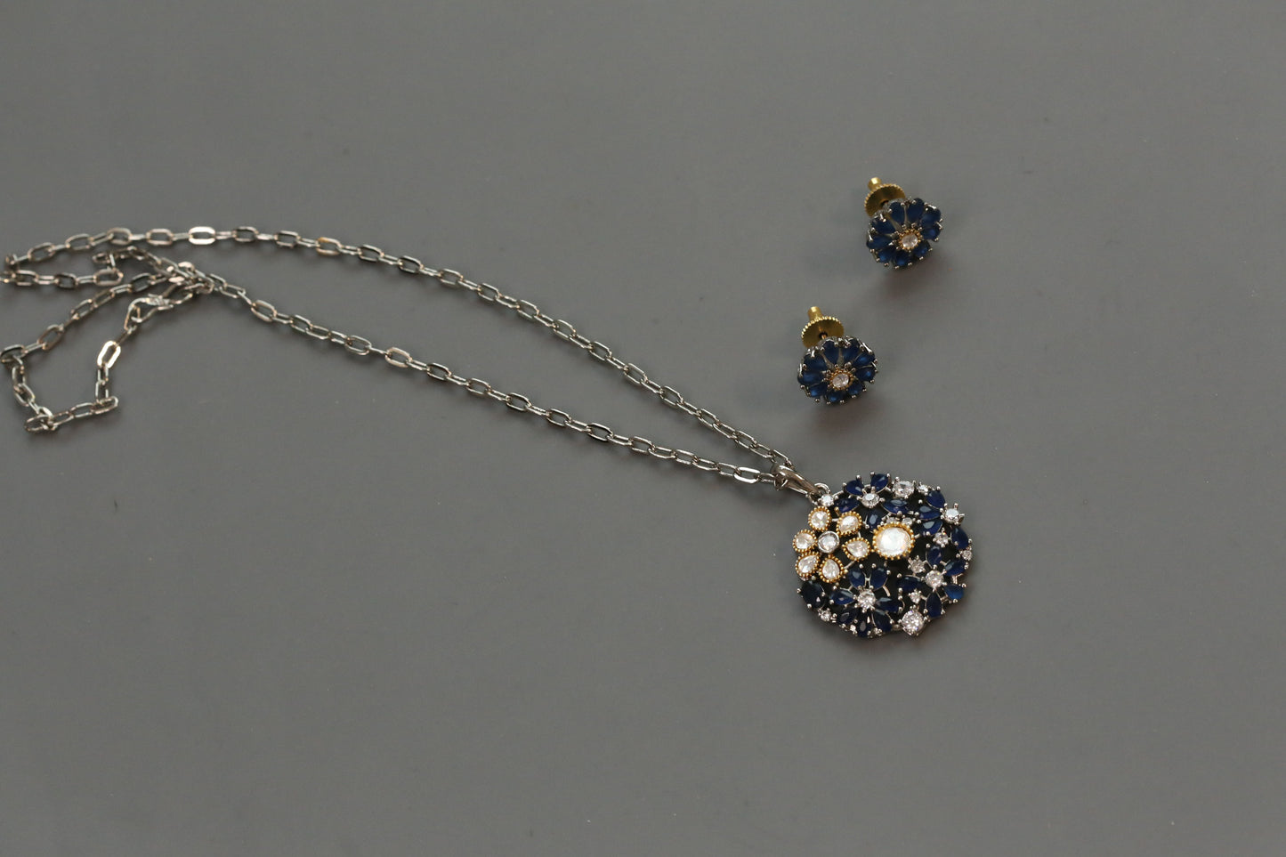 Nisha Dainty Dual Tone Pendant Set - Blue