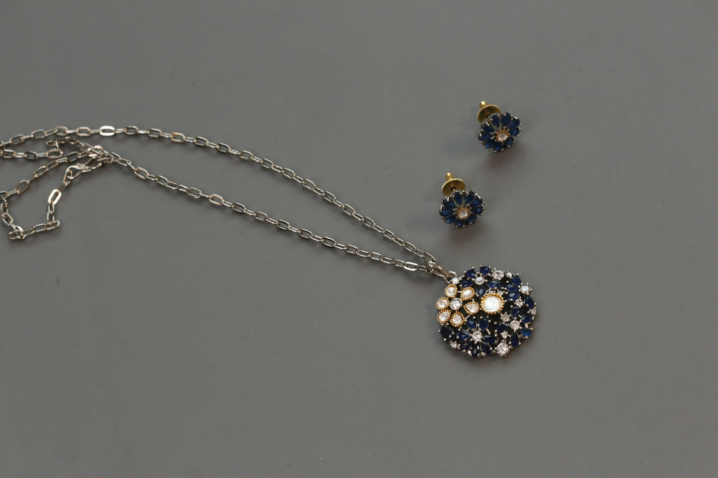 Nisha Dainty Dual Tone Pendant Set - Blue
