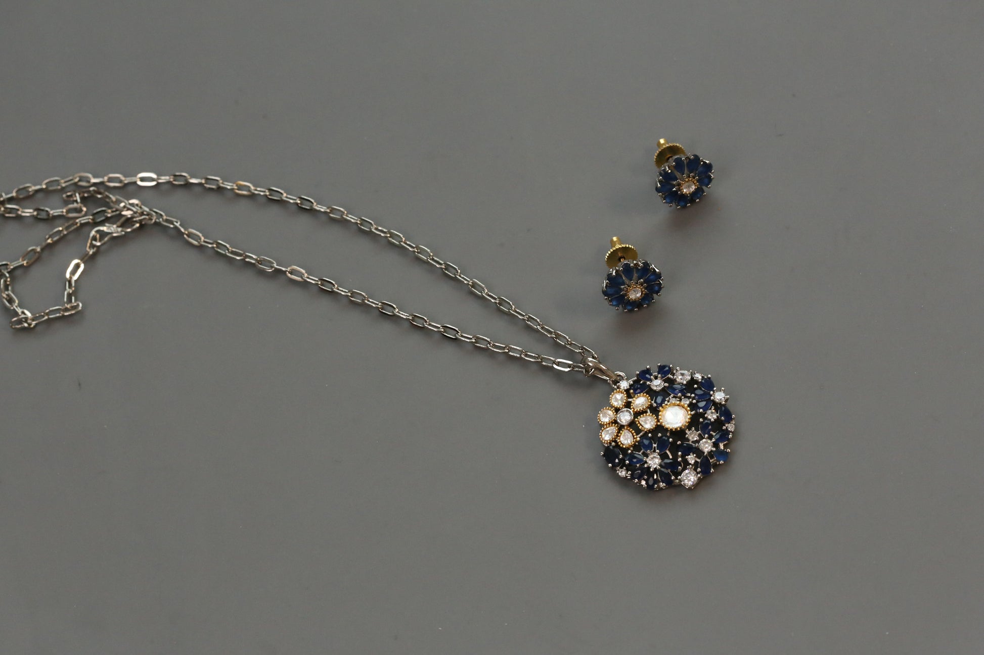 Nisha Dainty Dual Tone Pendant Set - Blue