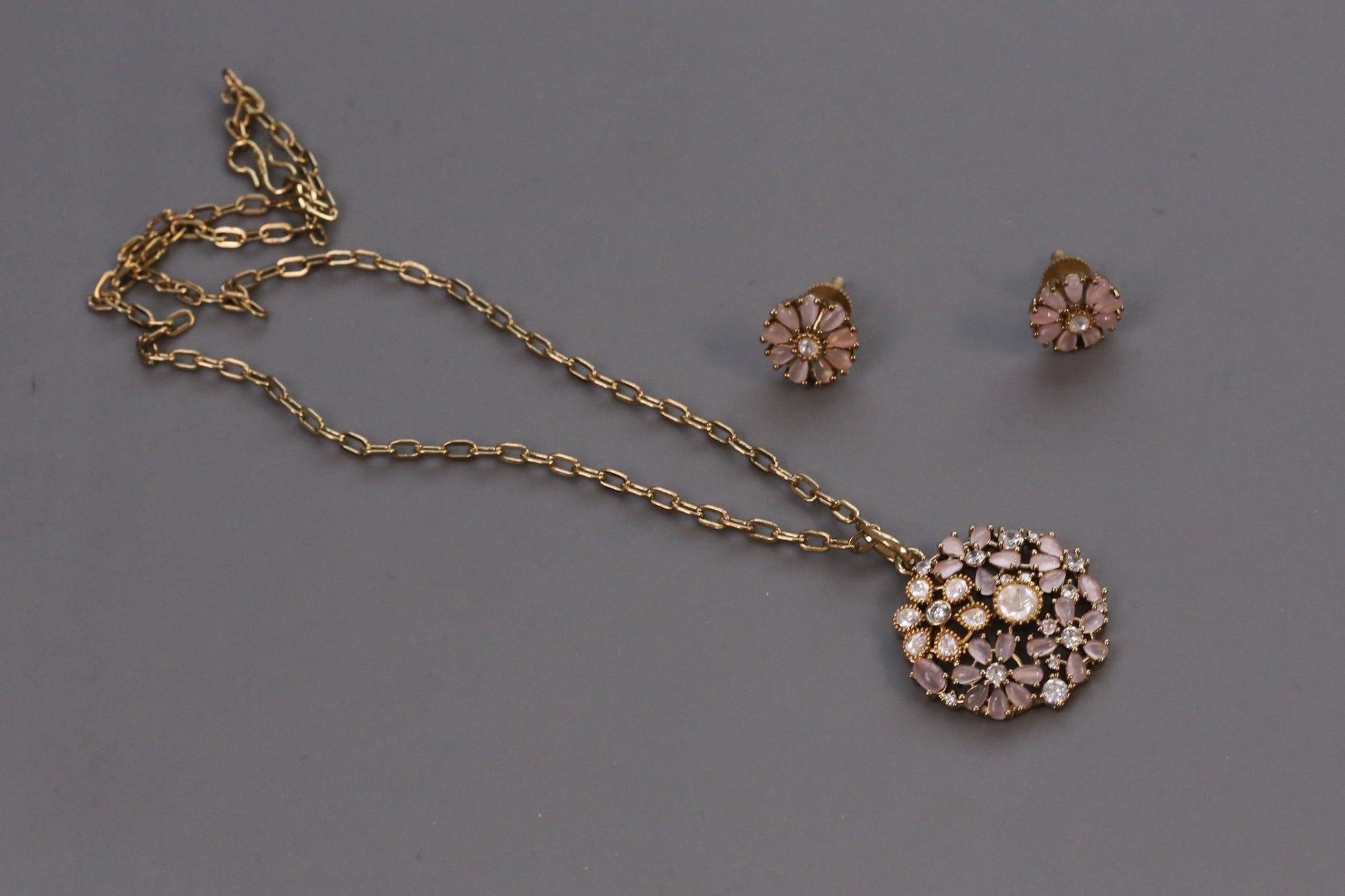Nisha Dainty Mehndi Polish Pendant Set -Pink