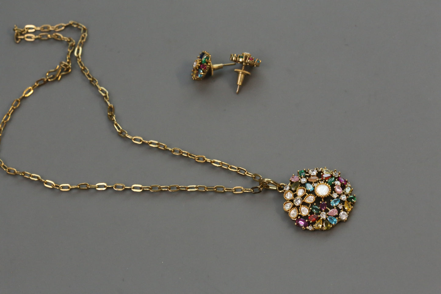 Nisha Dainty Mehndi Polish Pendant Set - Multi