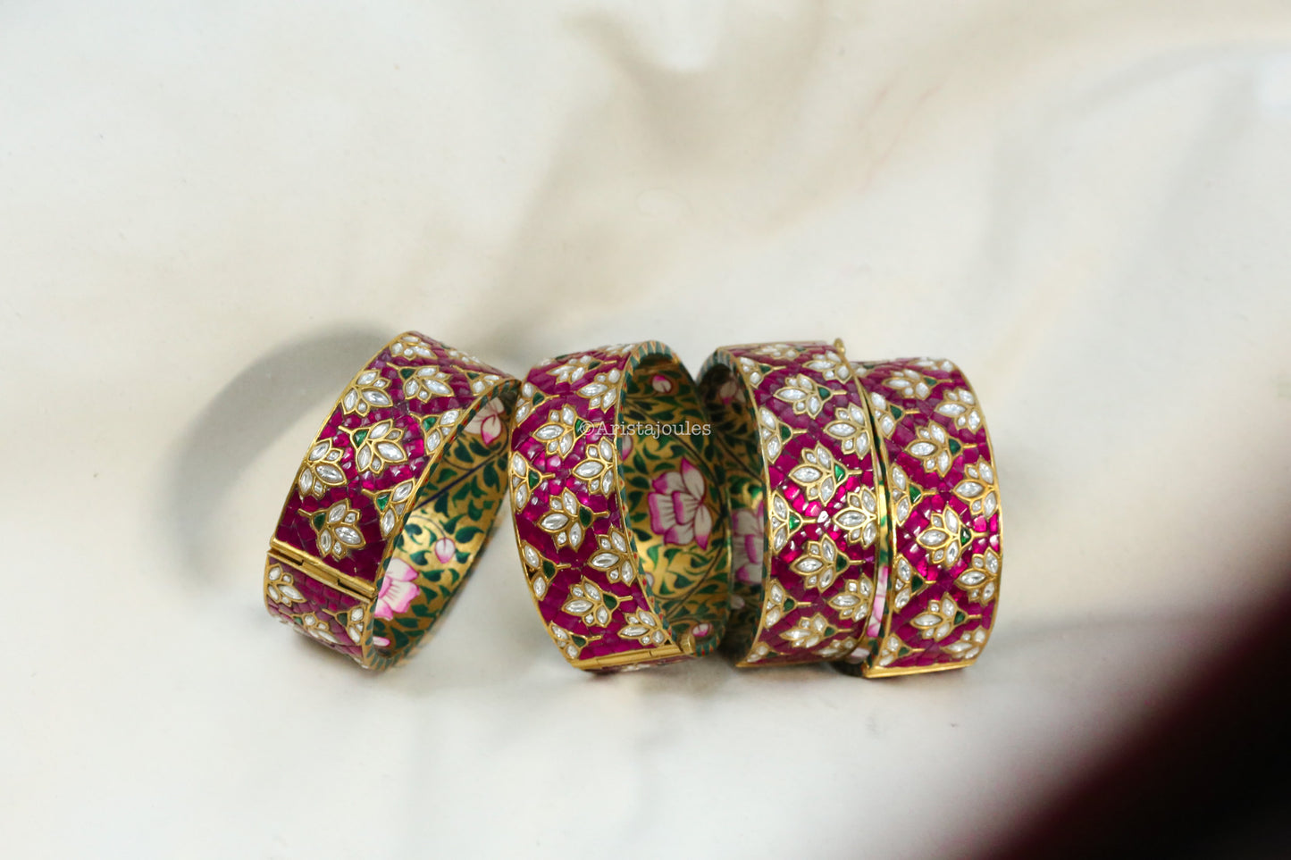 Zeenat Takkar Jadau Kundan Bangle Set (Openable)
