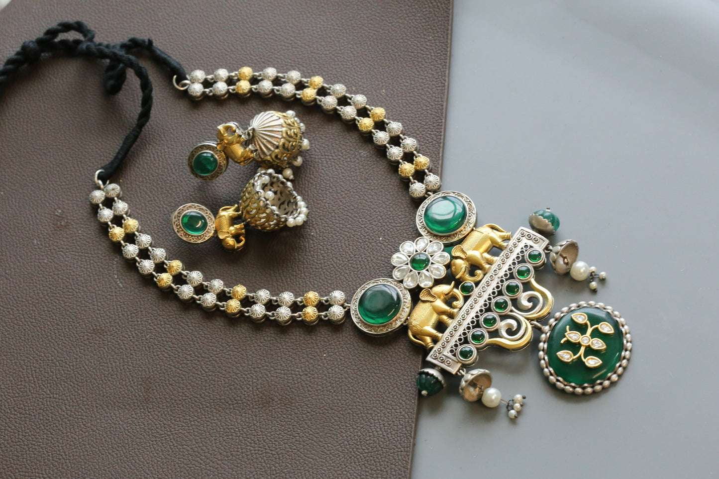 Seerat Silver Look Dual Tone Necklace Set - Green