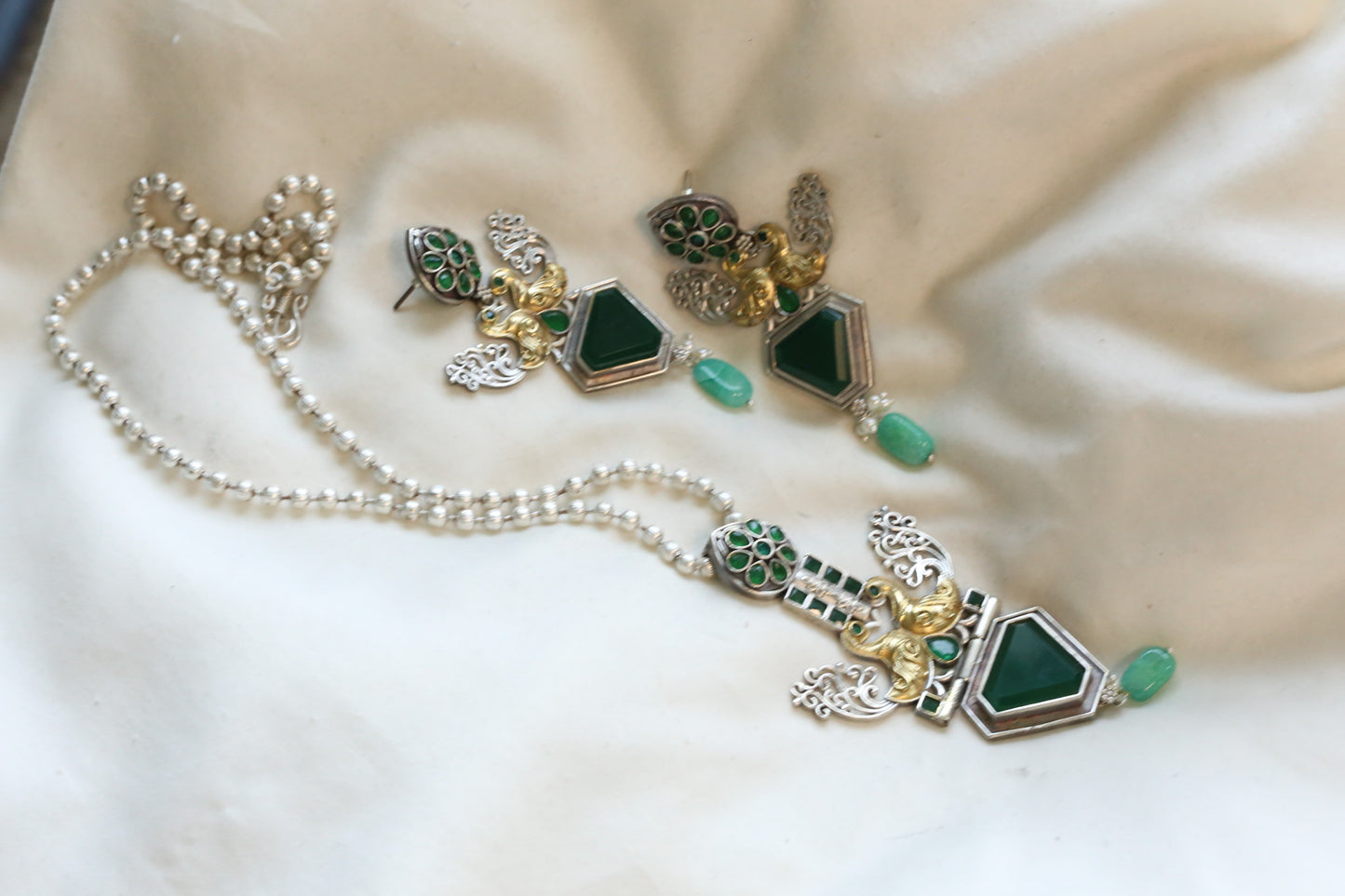 Dhara Dual Tone Doublet Set- Emerald