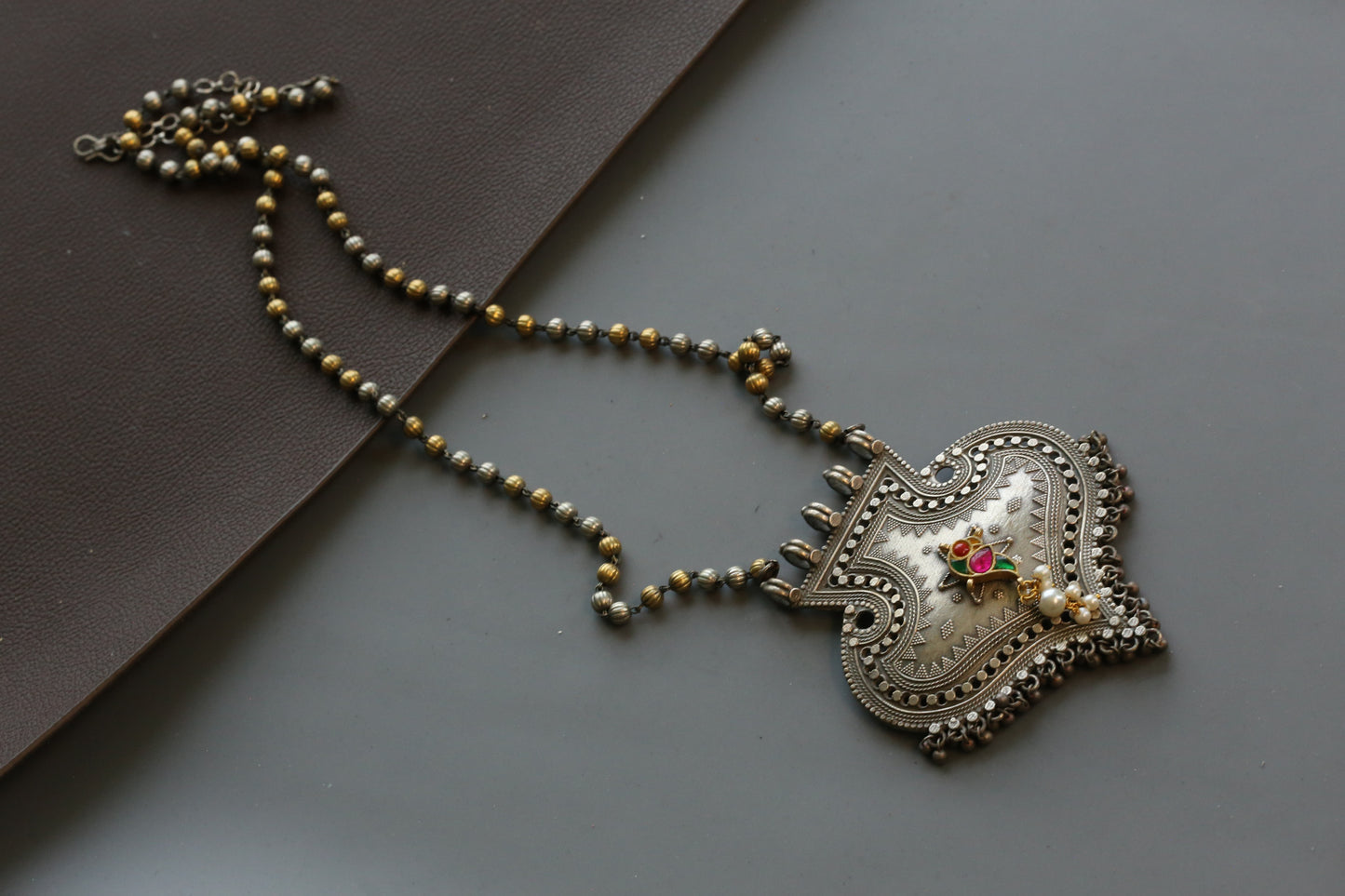 Dual Tone Long Chain Kundan Fusion Necklace