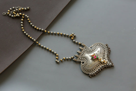 Dual Tone Long Chain Kundan Fusion Necklace