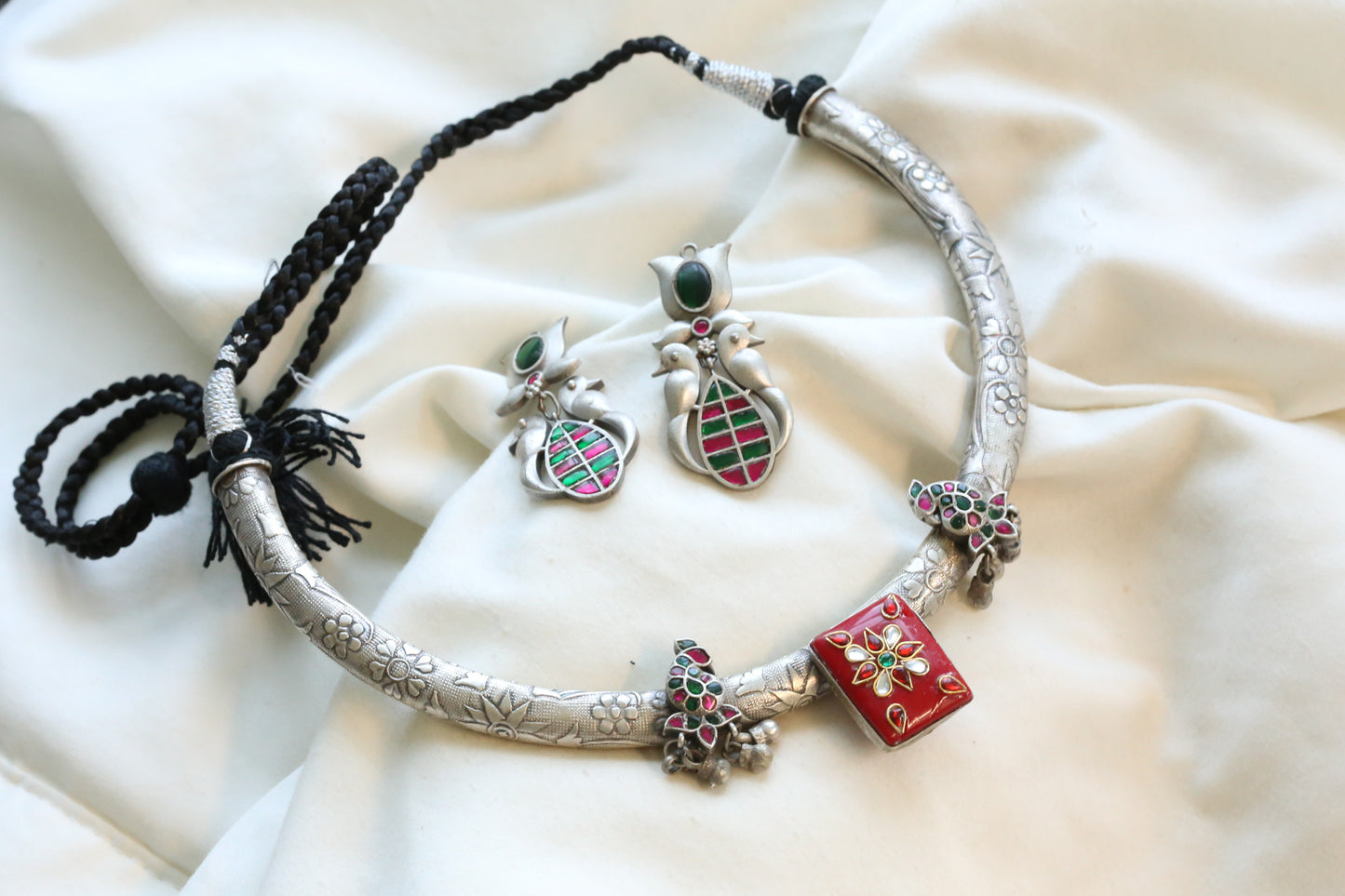 Naina Silver Look Dual Tone Kundan Necklace Set - Style 2