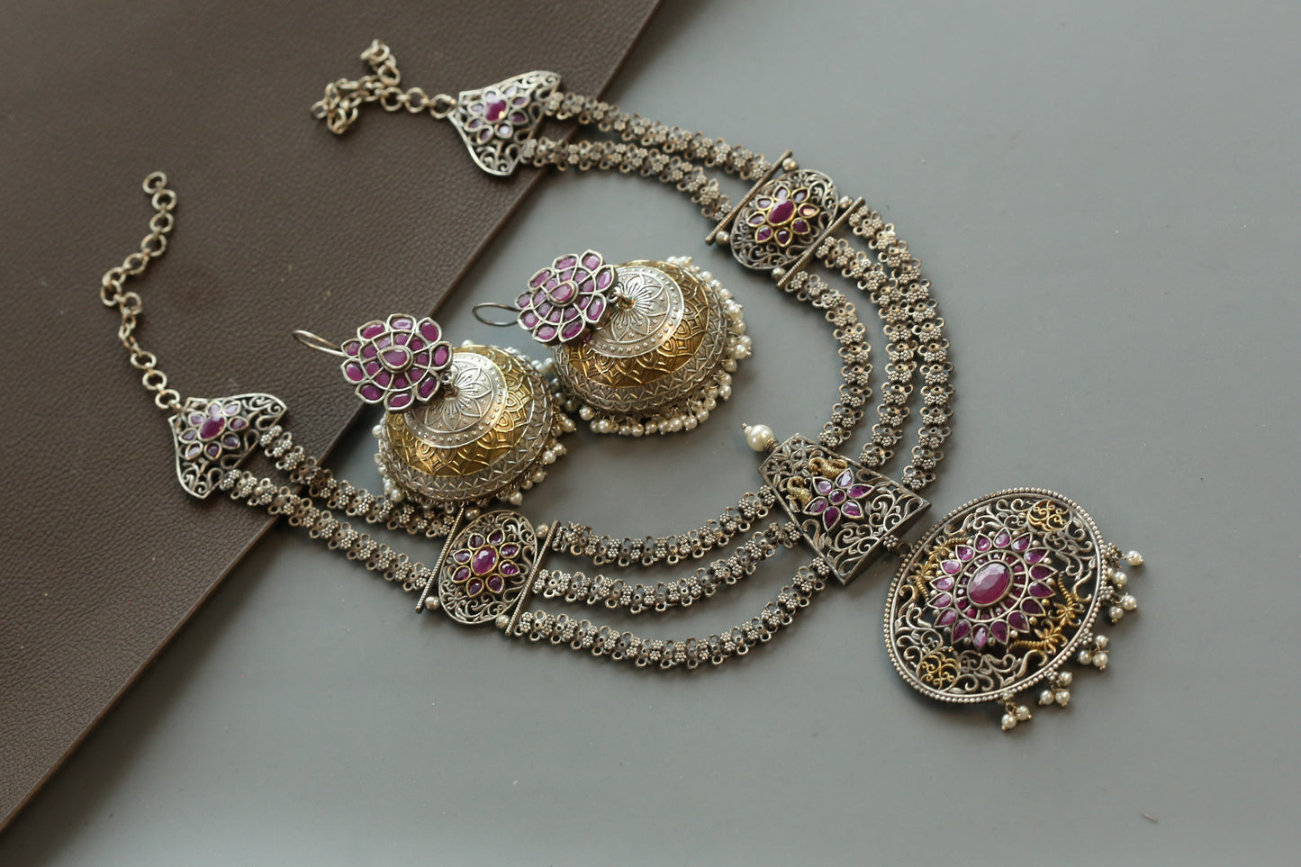 Teen Lada Dual Tone Necklace Set