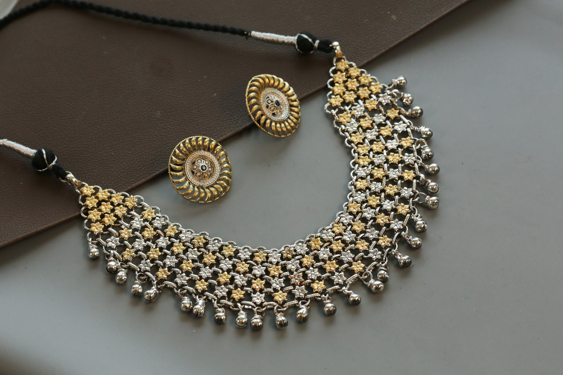 Poorna Silver Look Dual Tone Necklace Set - Blue