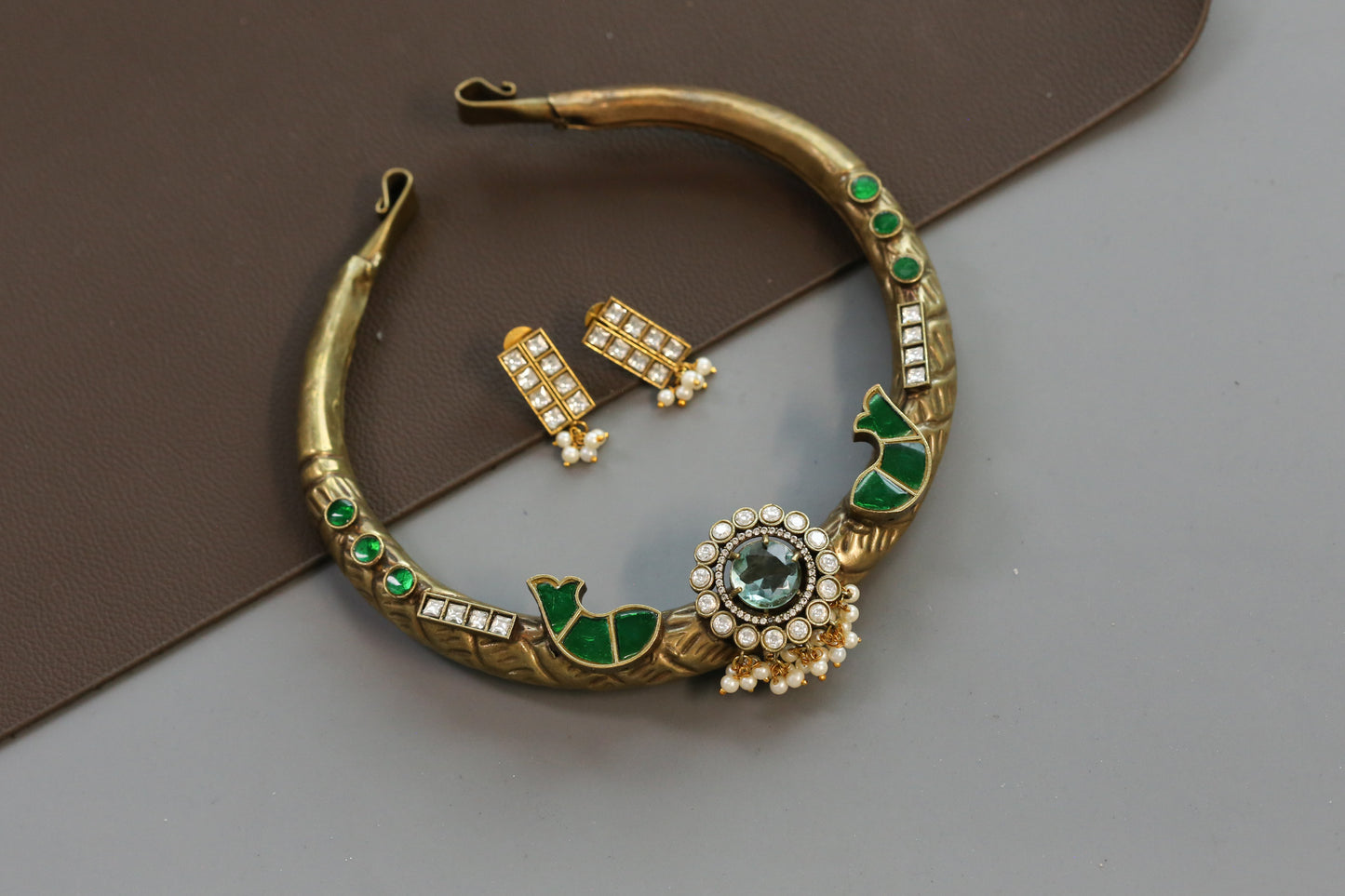 Vintage Look Rubina Hasli Necklace Set - Mint