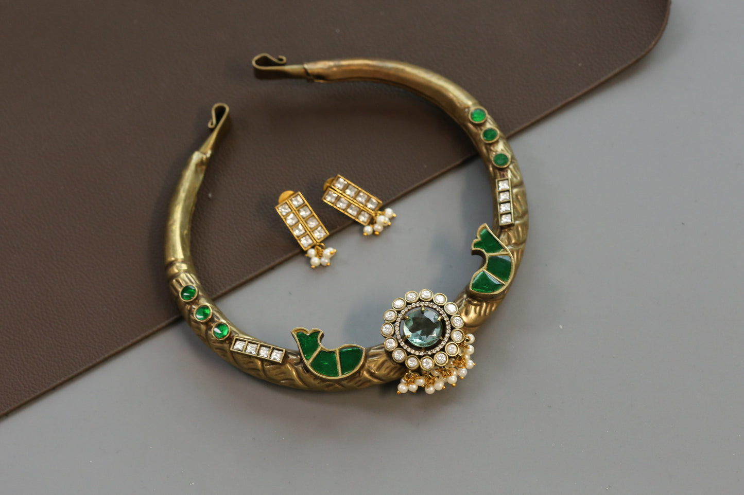 Vintage Look Rubina Hasli Necklace Set - Mint