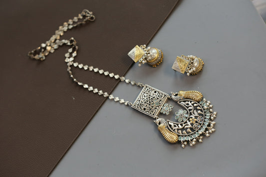 Moha Dual Tone Pendant Necklace Set - Mint