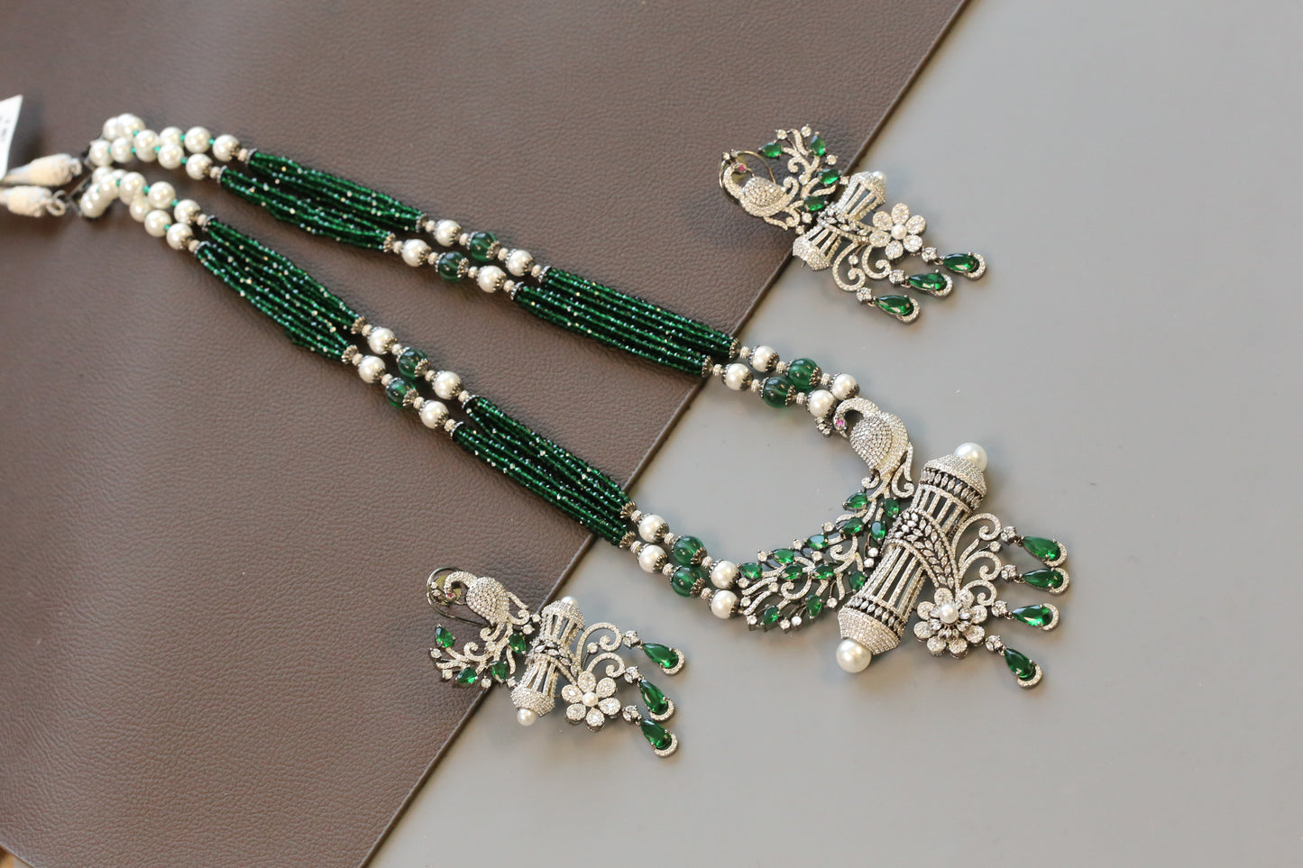 Long Victorian Polish Necklace Set - Green