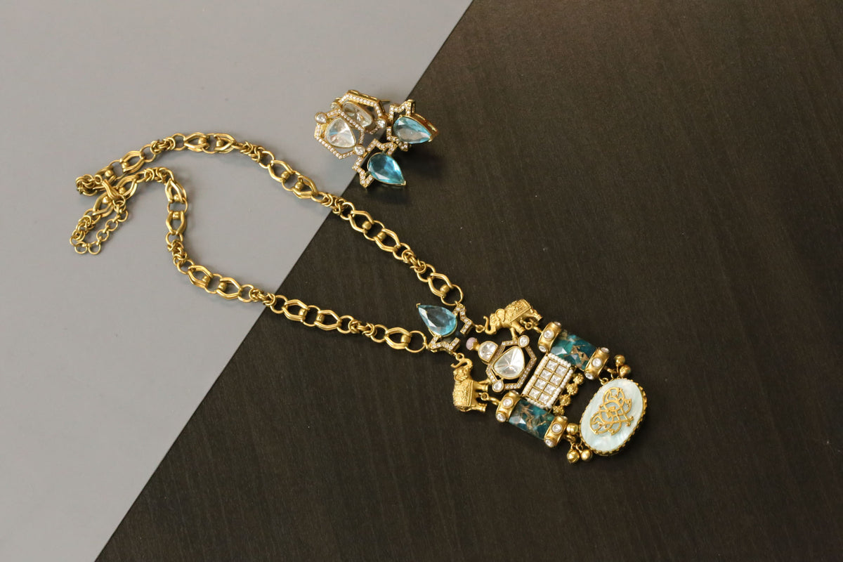 Resha Antique Gold Fusion Kundan Necklace Set