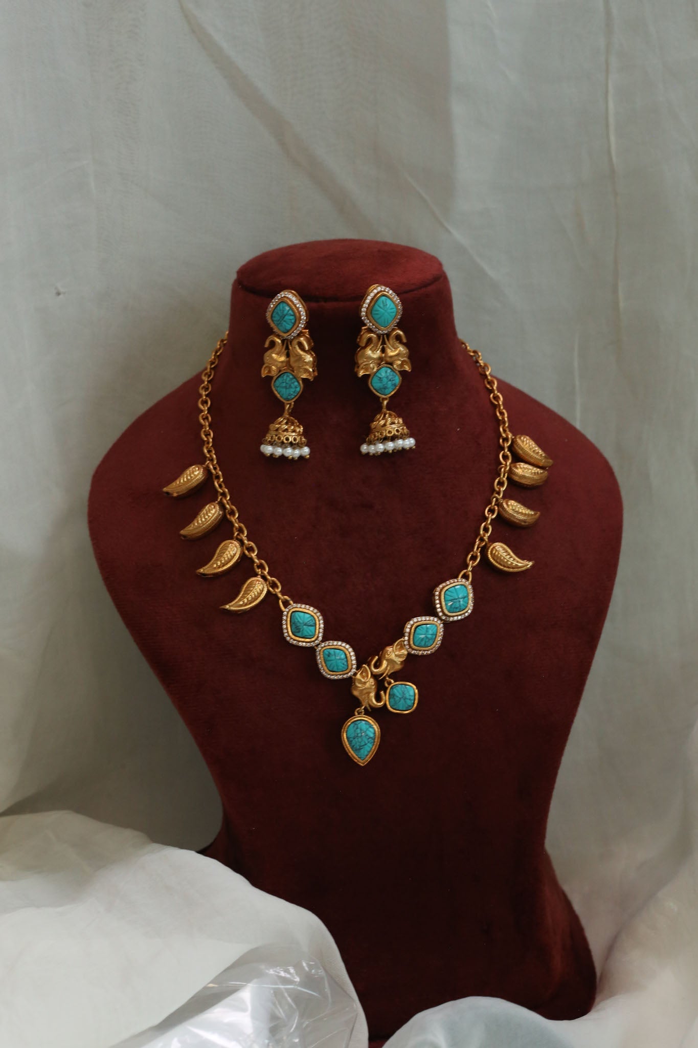 Mohini Carved Stone Necklace Set - Turquoise