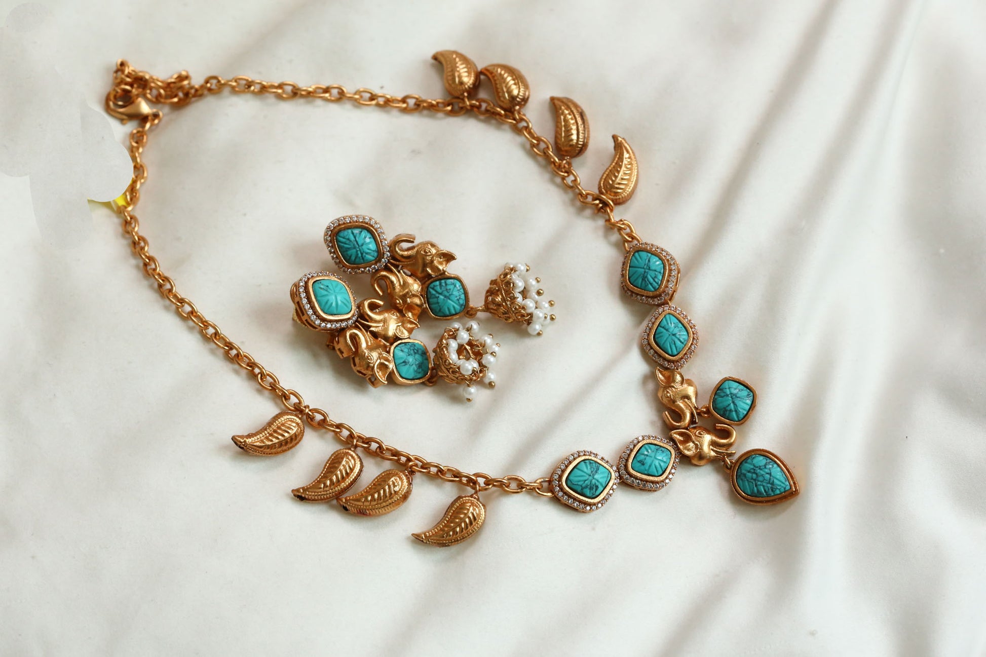 Mohini Carved Stone Necklace Set - Turquoise