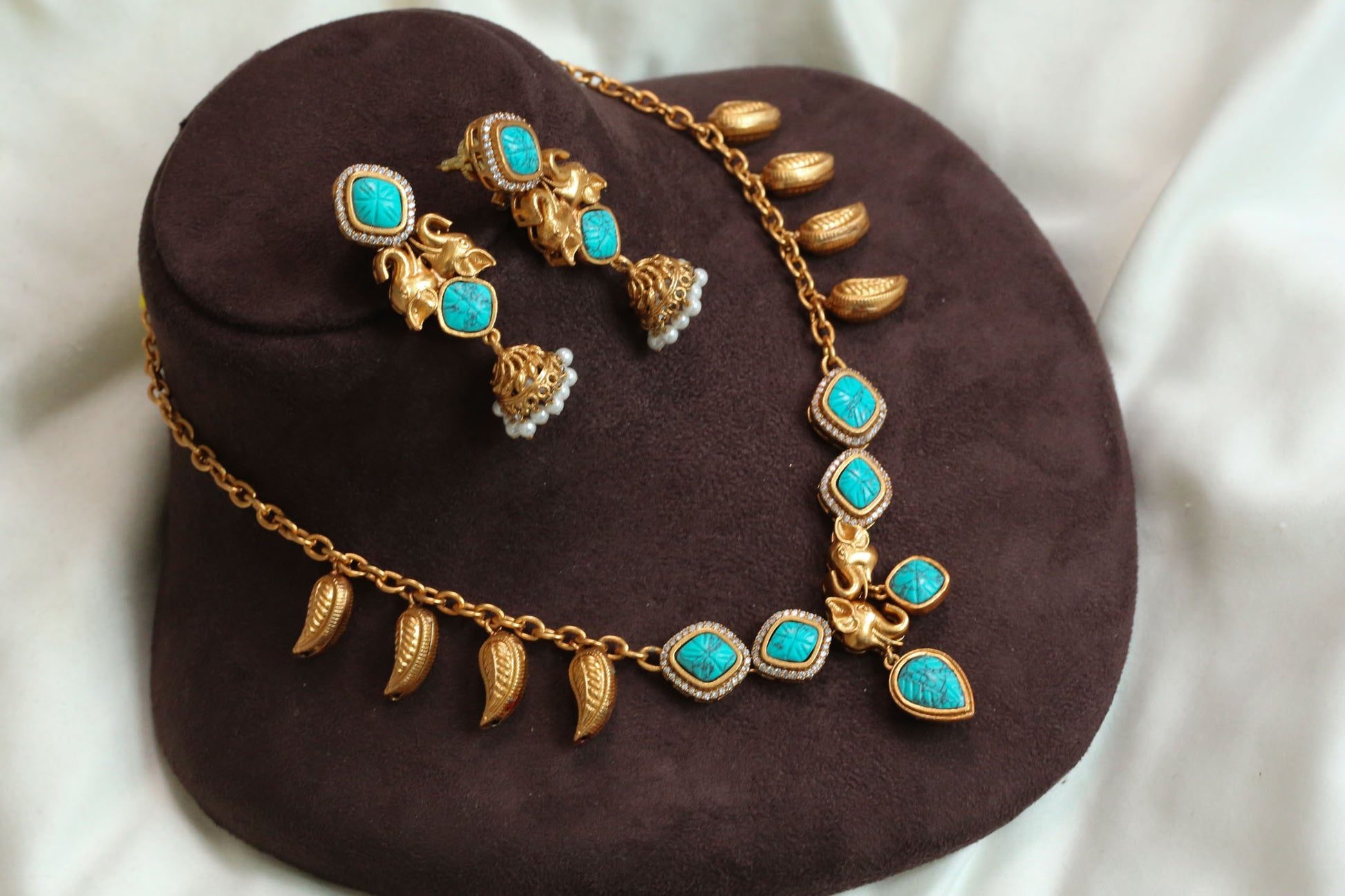 Mohini Carved Stone Necklace Set - Turquoise