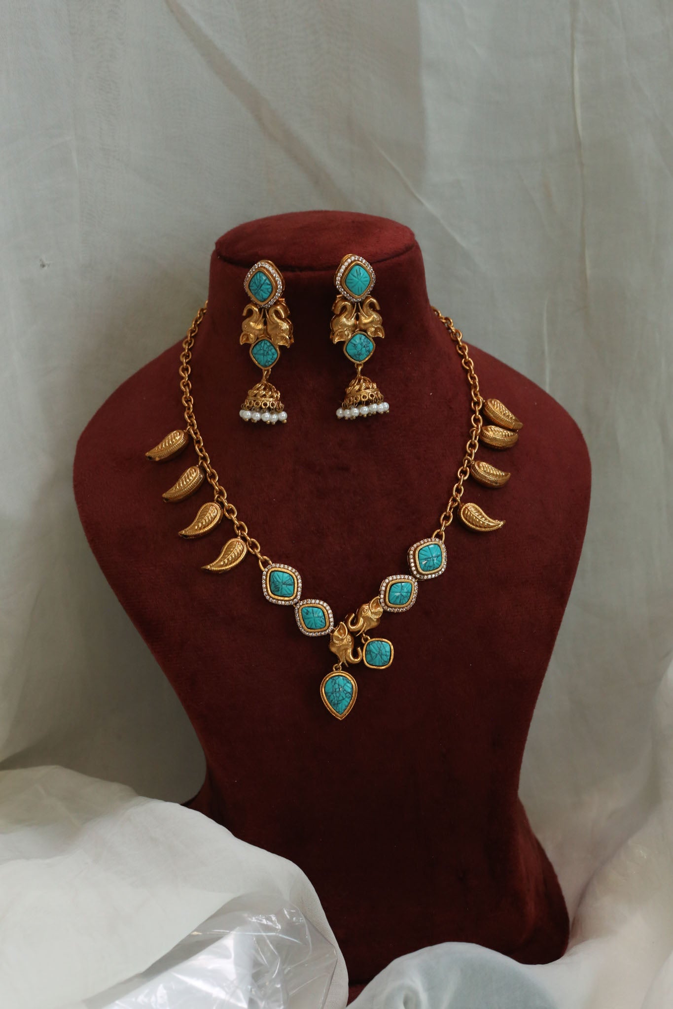 Mohini Carved Stone Necklace Set - Turquoise