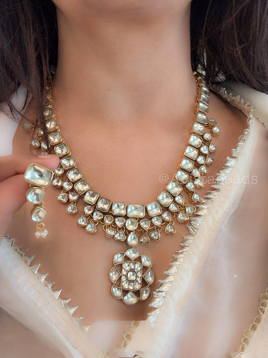 Aafreen Vintage Look Gold Foil Kundan Necklace (V102-09)